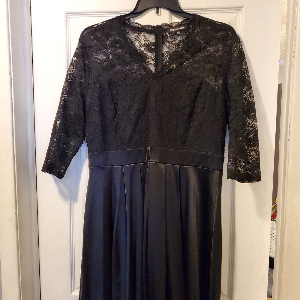 PLUS SIZE Black lace and silk dress